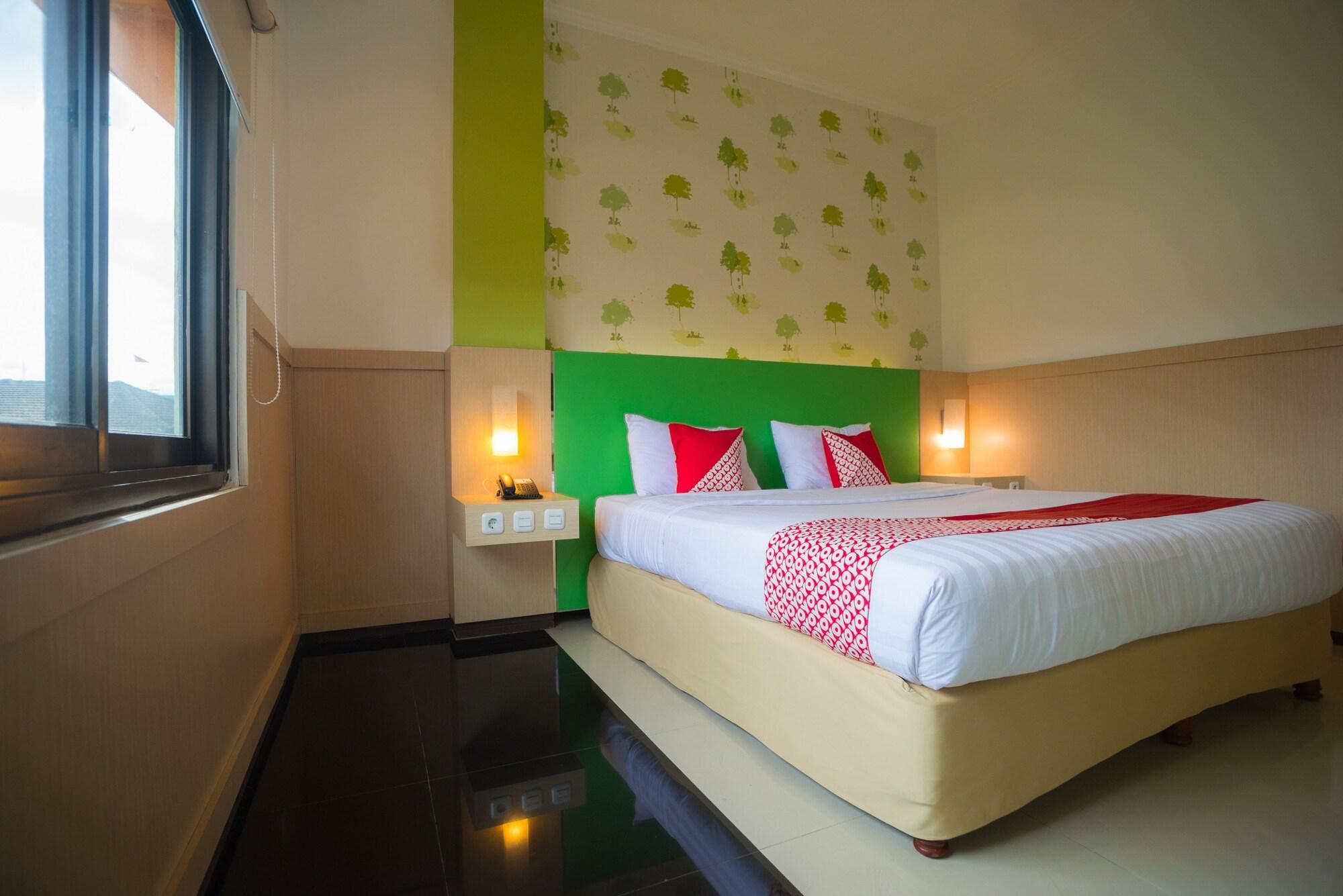 Royal Park Hotel Samarinda Buitenkant foto