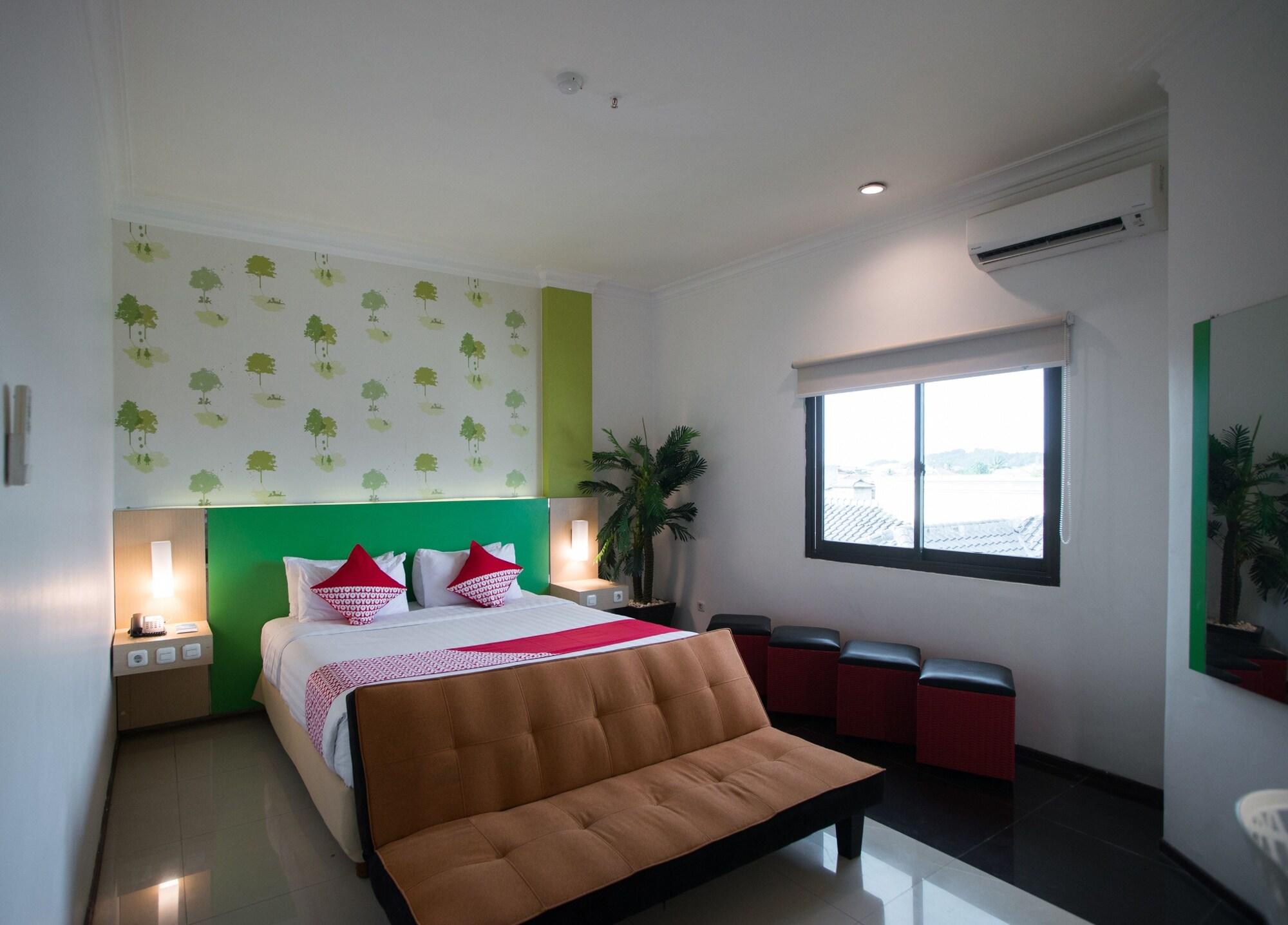 Royal Park Hotel Samarinda Buitenkant foto