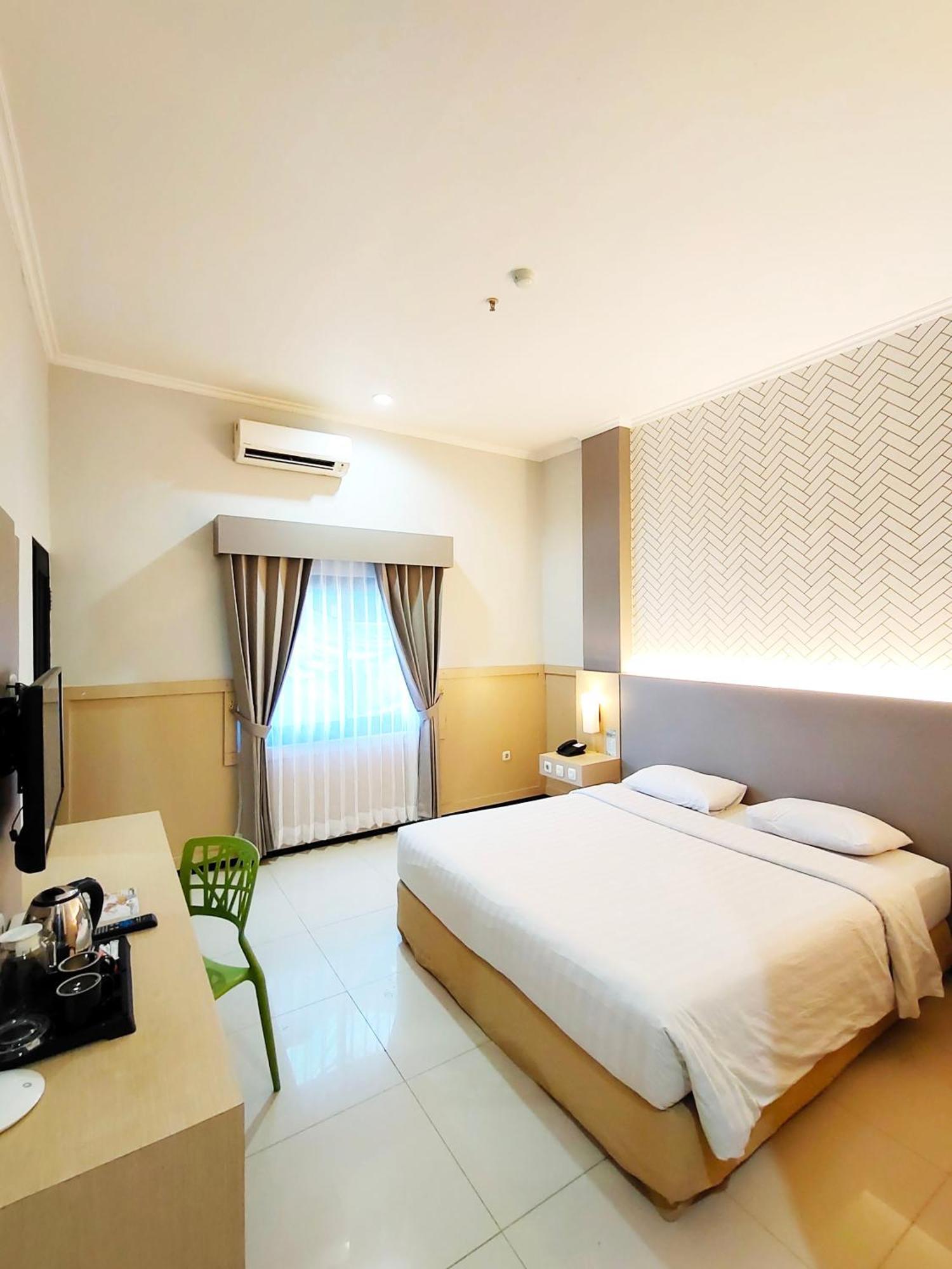 Royal Park Hotel Samarinda Buitenkant foto