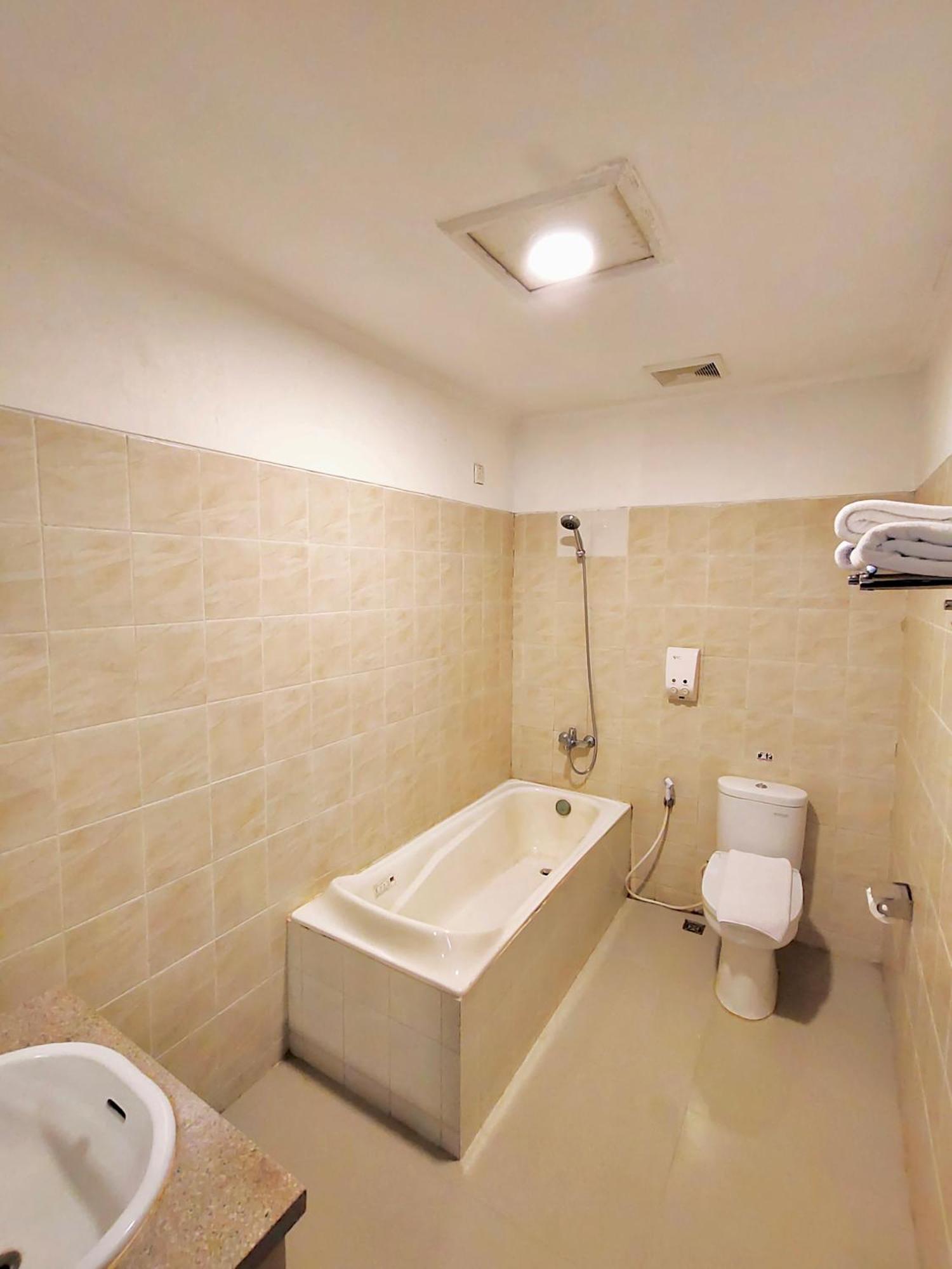 Royal Park Hotel Samarinda Buitenkant foto