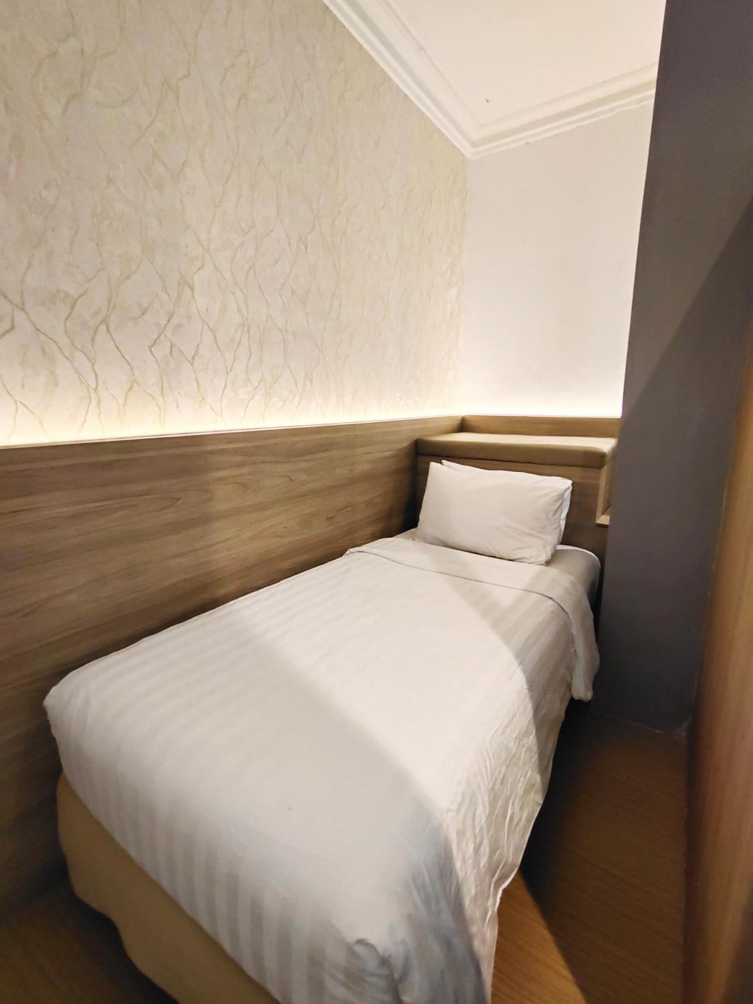 Royal Park Hotel Samarinda Buitenkant foto