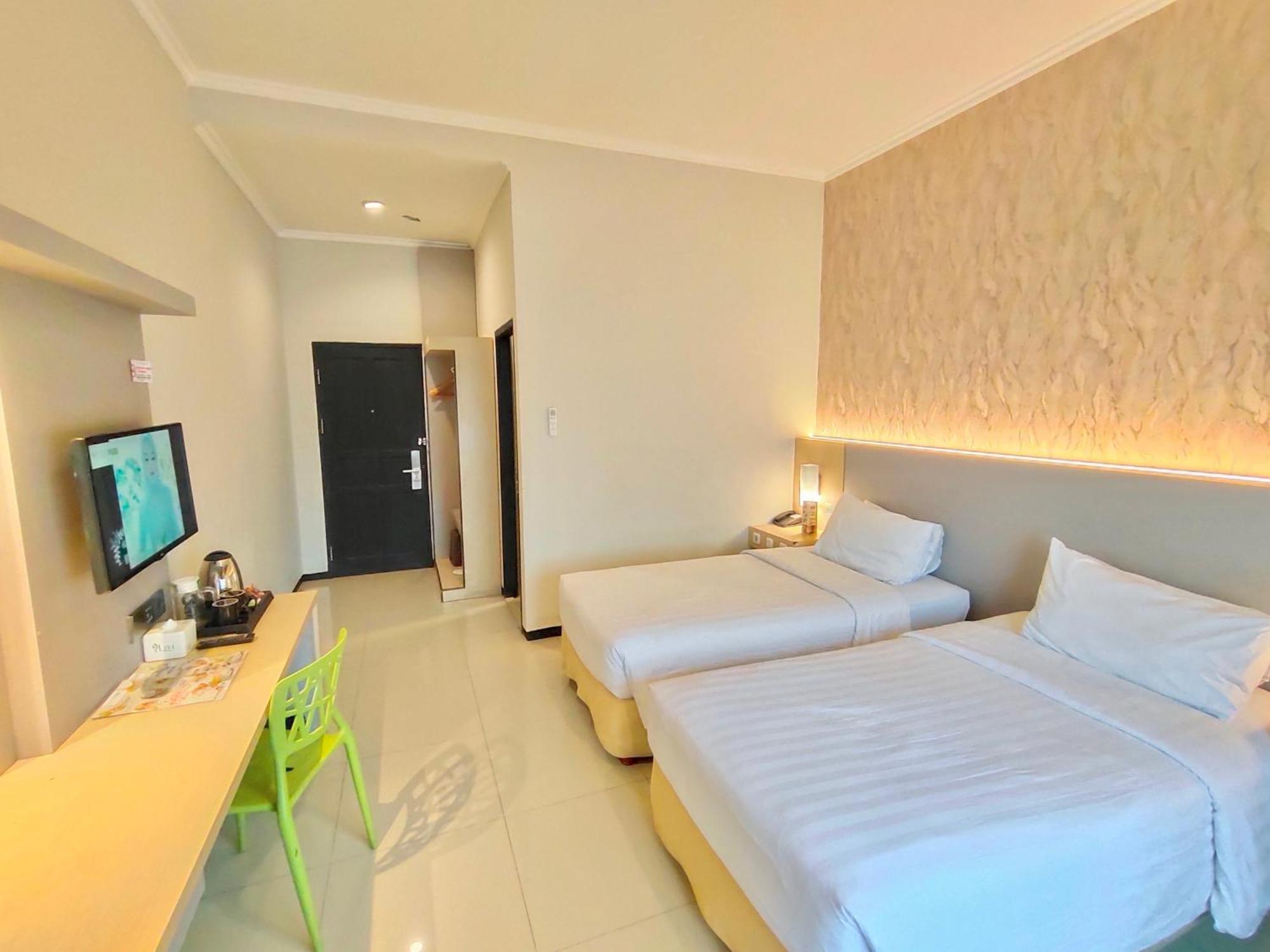 Royal Park Hotel Samarinda Buitenkant foto