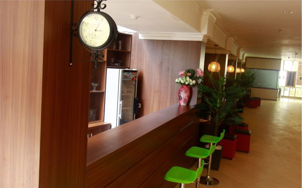 Royal Park Hotel Samarinda Buitenkant foto